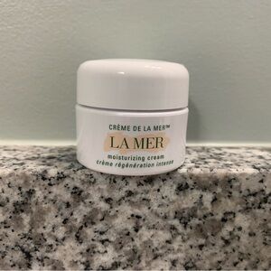 La Mer Crème de la Mer Moisturizing Cream. .24 ounce travel size. Brand New.